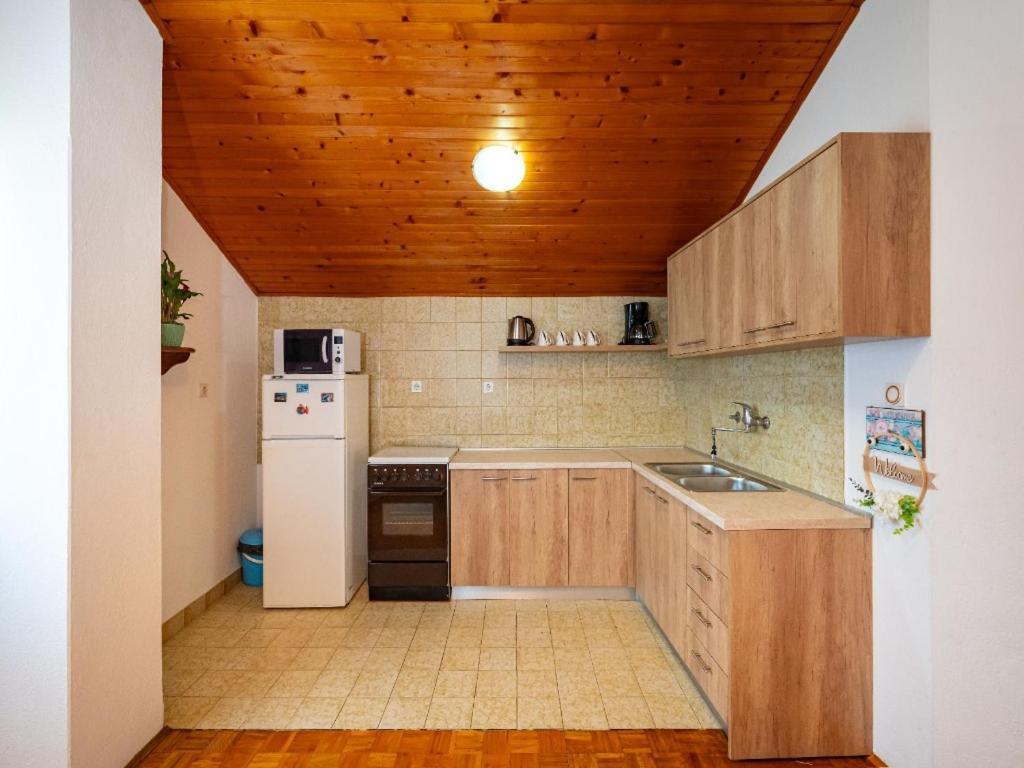 Apartment Matkos - With Garden And Terrace Nin Luaran gambar
