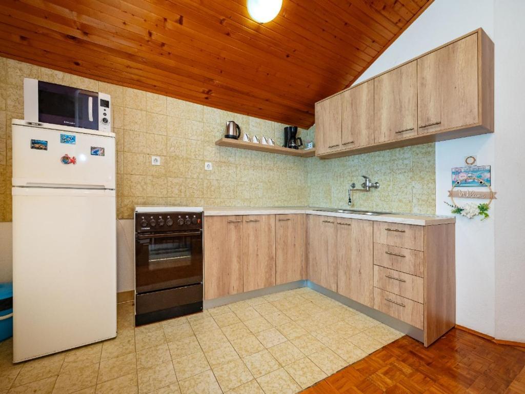 Apartment Matkos - With Garden And Terrace Nin Luaran gambar