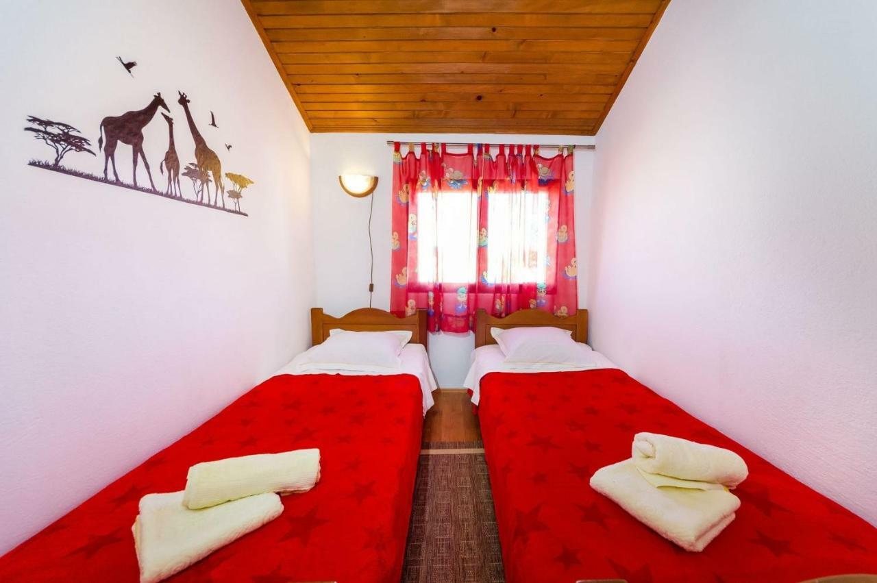 Apartment Matkos - With Garden And Terrace Nin Luaran gambar